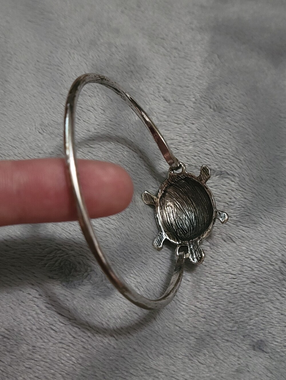 Turtle Bangle - Picture 4 of 4